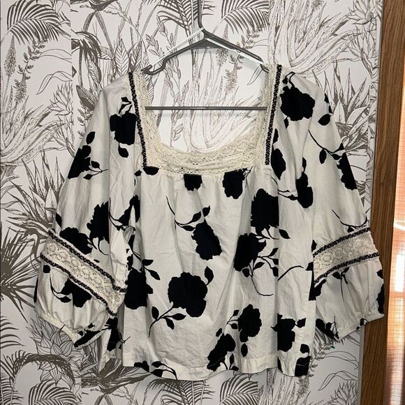 Maurices M Floral Crochet Trim Blouse Black and Cream Lace - Picture 2 of 5